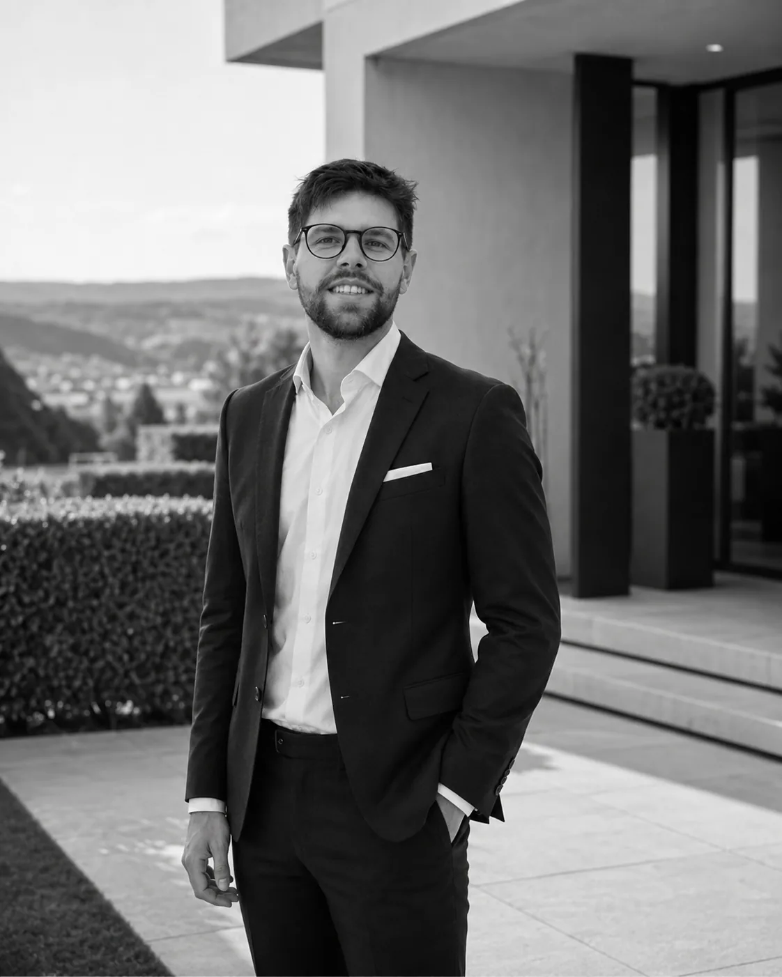 Niklas Reuber, Mitgründer · Recht & Transaktion